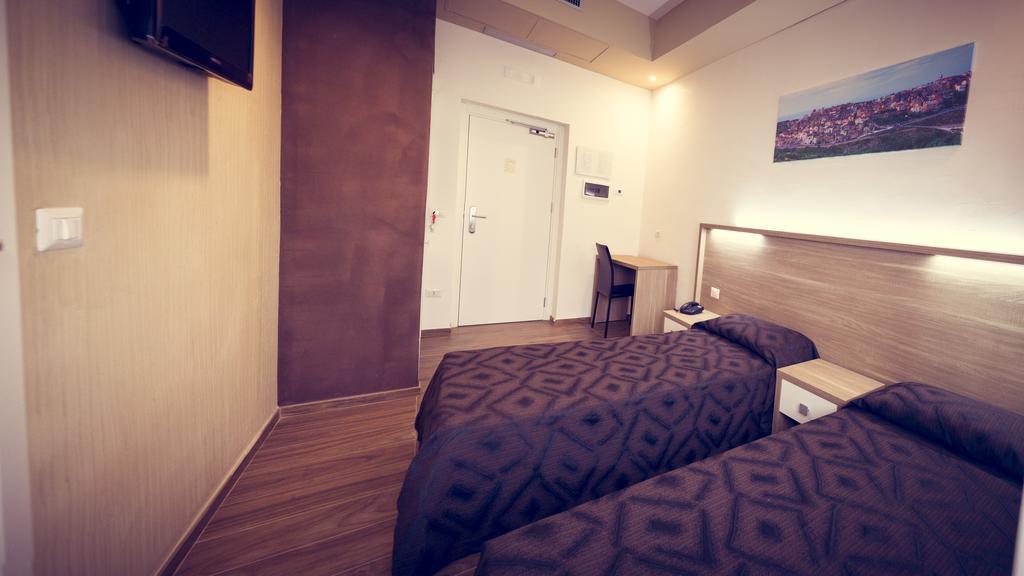 Hotel Fini
